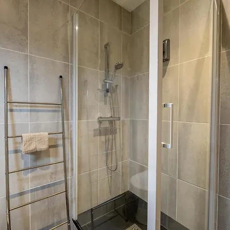 Wonderhost, Quartier Du Chateau, Superbe Avec Parking Aragon Daire Pau